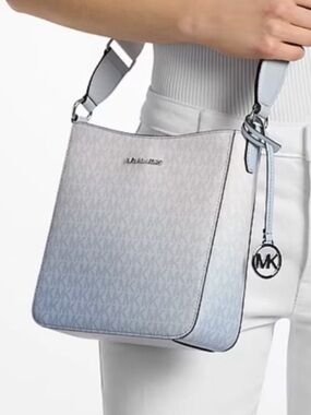 Michael Kors JST Ombré
Signature Logo Crossbody Messenger Bag
Pale Ocean NWT
